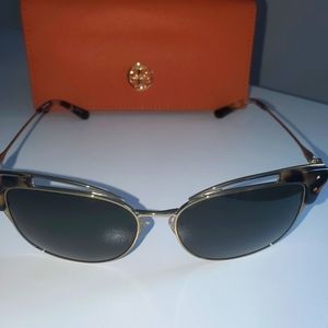 Tory Burch sunglasses model TY6049